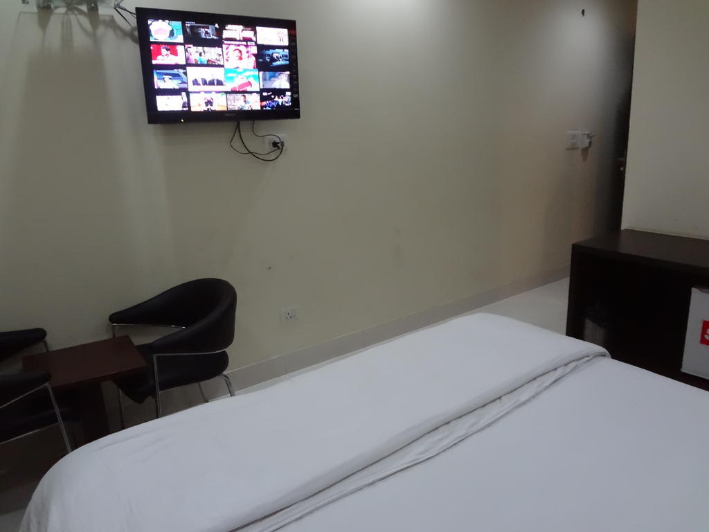 Hotel Siam International Delhi Zewnętrze zdjęcie