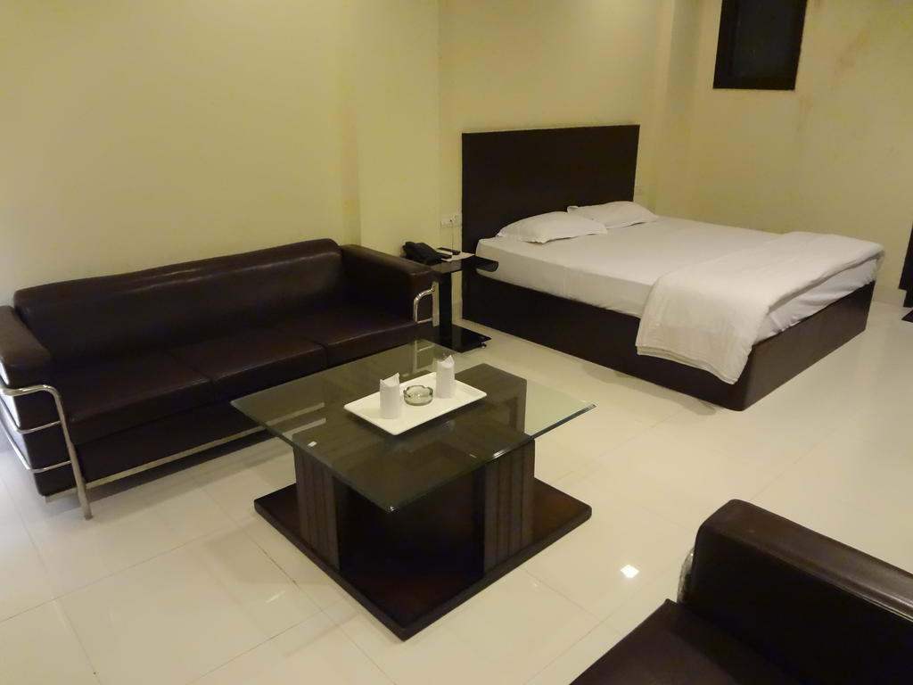 Hotel Siam International Delhi Zewnętrze zdjęcie