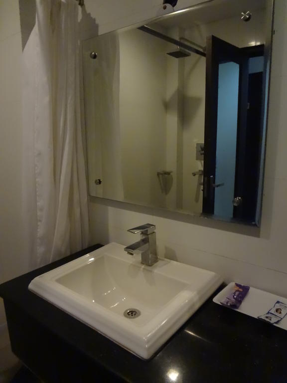Hotel Siam International Delhi Zewnętrze zdjęcie