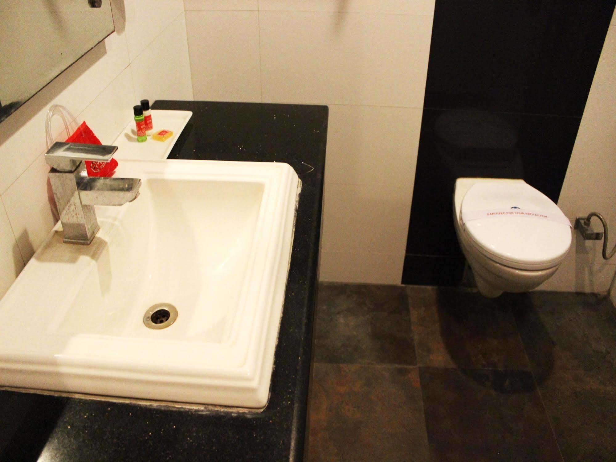 Hotel Siam International Delhi Zewnętrze zdjęcie